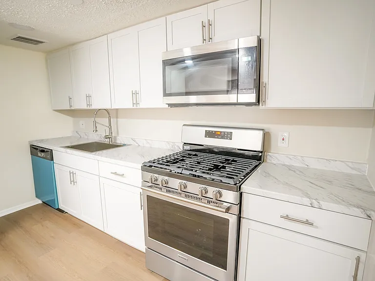 2BR/1.5BA Townhome