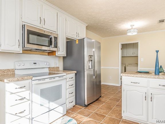 4th image of 2109 Sagewood Dr