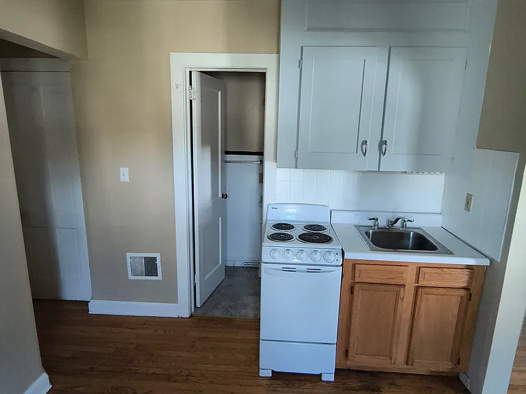 38 Pine St #3 — Photo 2