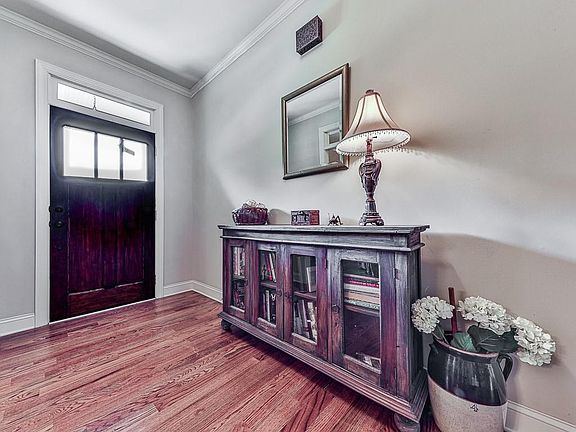 2nd image of 601 Walker Ct