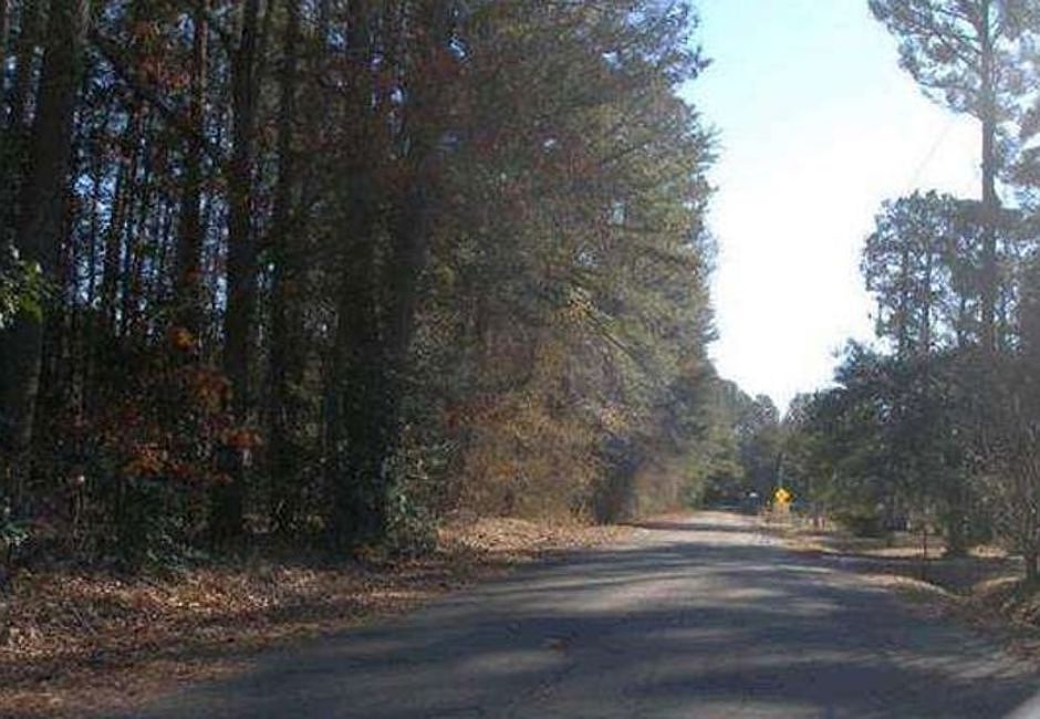 Exterior Neighborhood (street photo)