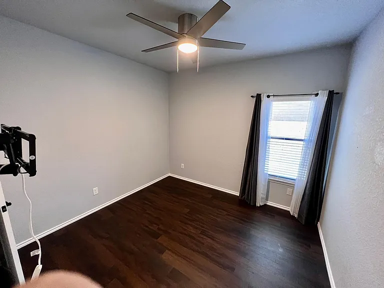 3943 Grissom Grv — Photo 22
