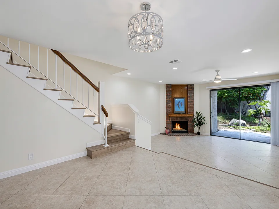 319 Molokai Dr