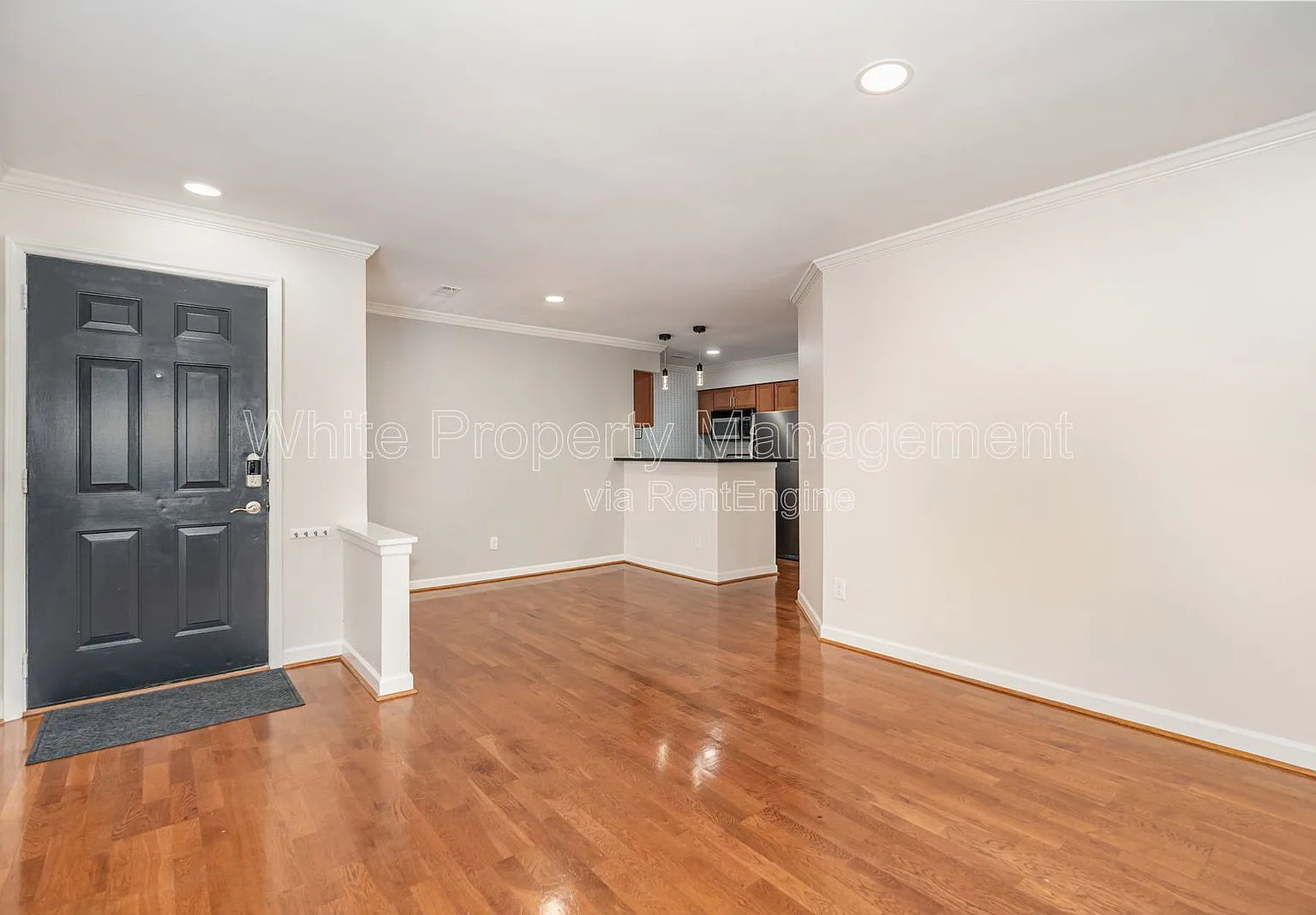 2 bed, 1.0 bath, 806 sqft, $1,545 — Photo 4