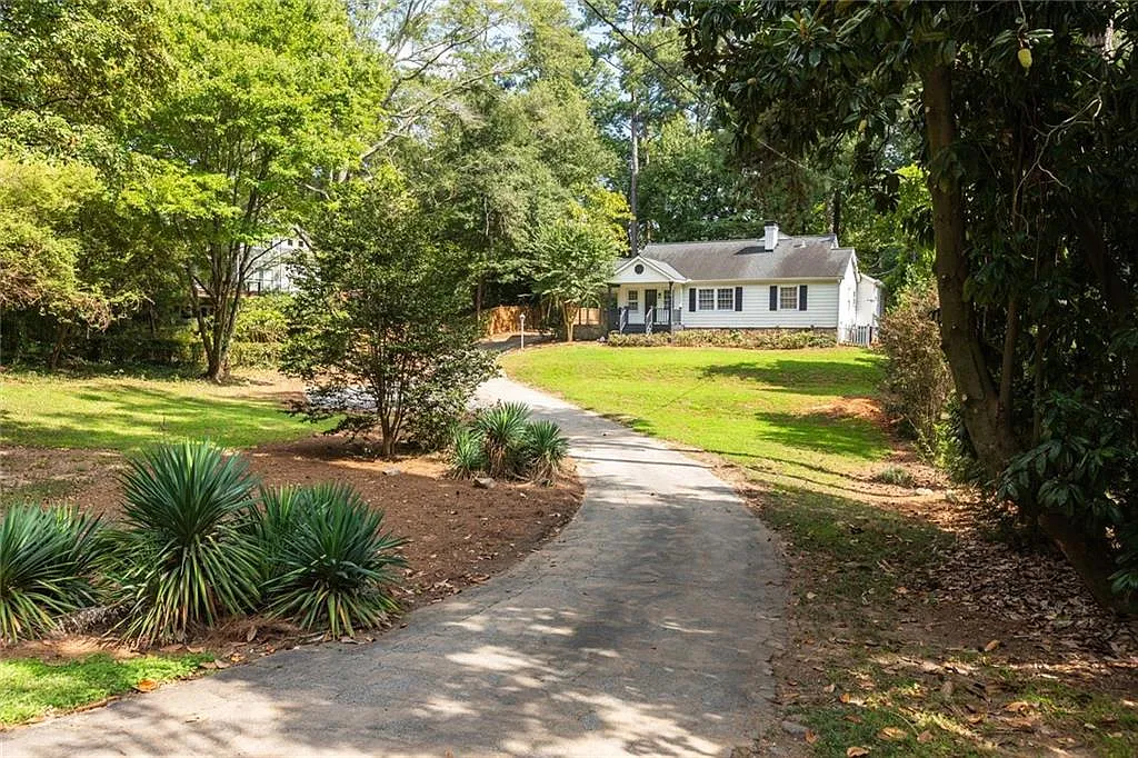 5 bed, 3100 sqft, $5,250 — Photo 2