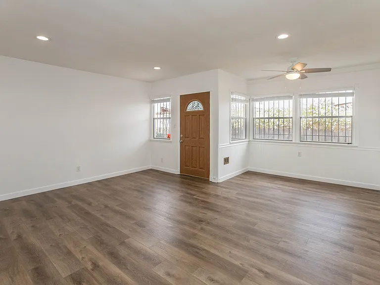 740 Flower Ave #742 — Photo 1