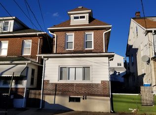 215 W Sherman St, McAdoo, PA 18237