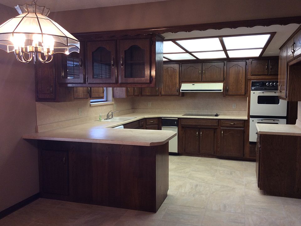 Kitchen with new tile