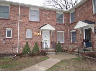 37283 Great Oaks Ct, Clinton Township, MI 48036