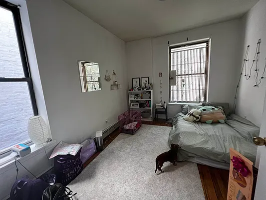 Rented by Salon Realty Corp | media 3