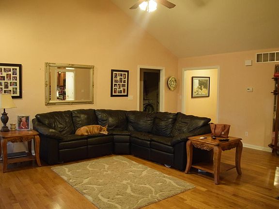 6913 catalpa springs dr(LR2)