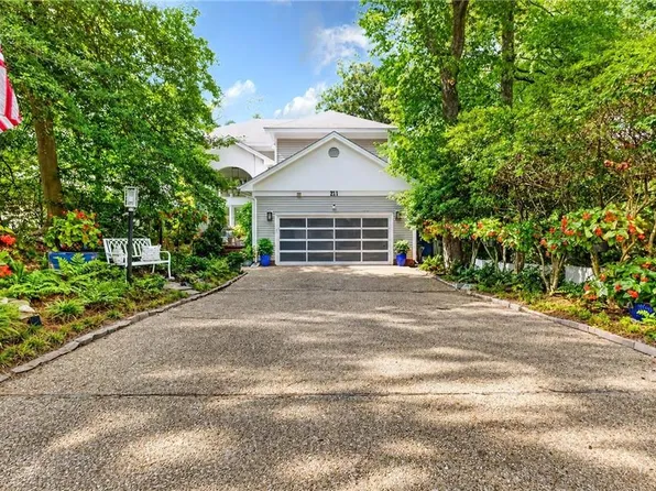 211 81st St, Virginia Beach, VA 23451