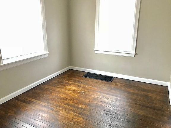 5th image of 1939 E Blackford Ave #B