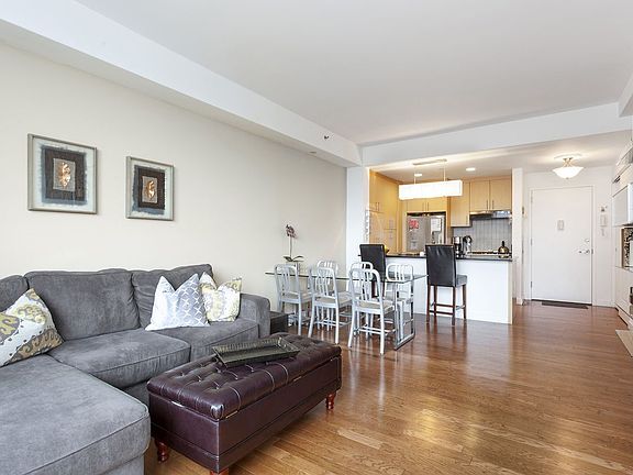 3rd image of 5-49 Borden Ave #C2