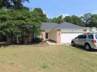 201 Roaring Forks Dr, Bonaire, GA 31005