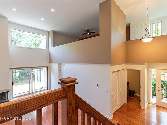 3rd image of 1457 N Milwaukee Ave