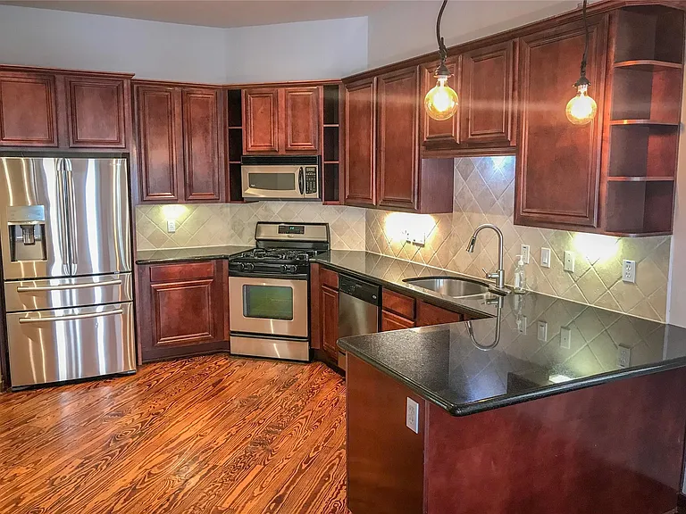 1432 W 21st St #F — Photo 4