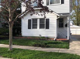 22017 Rosedale St, Saint Clair Shores, MI 48080