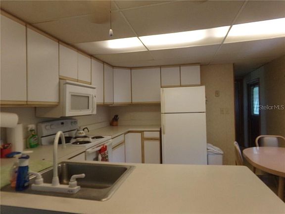 3rd image of 5768 Holiday Park Blvd