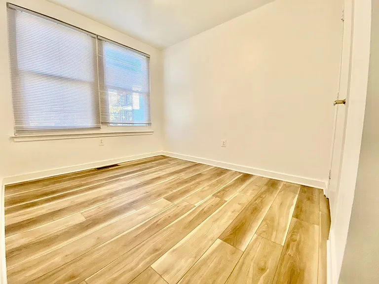 4007-4011 Aspen St — Photo 32
