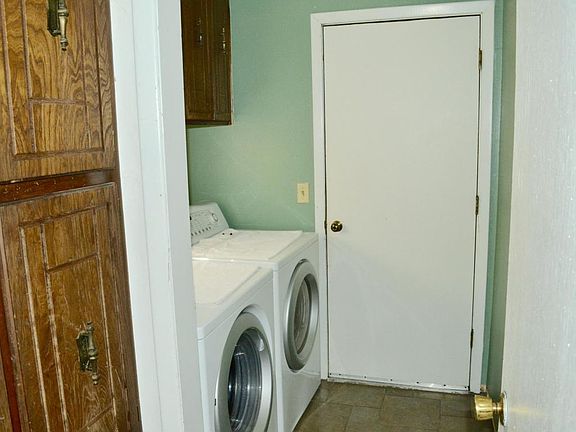4th image of 524 Willow Ln