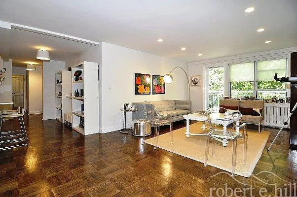 Sold by Robert E. Hill  | media 22