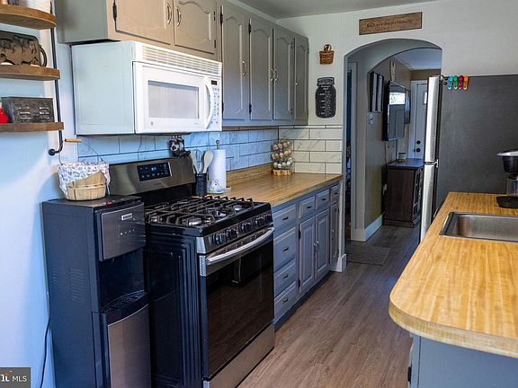 5th image of 2871 Alberic St