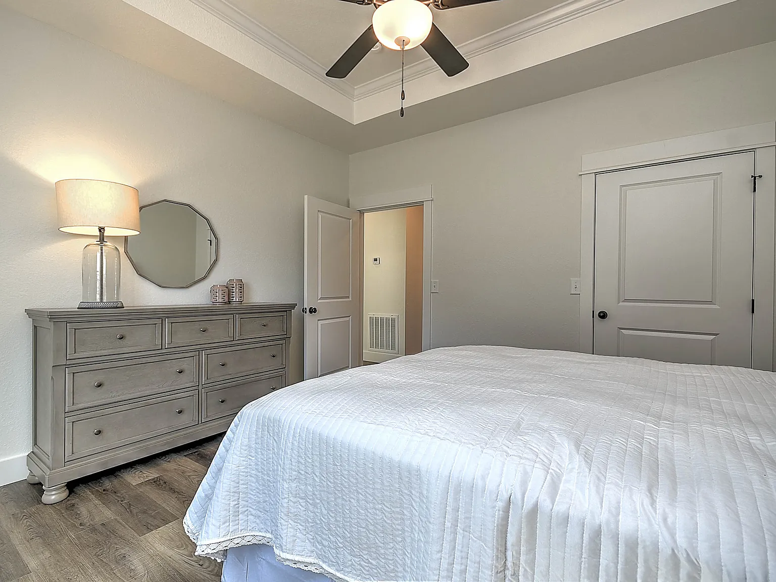 2 bed, 1.5 bath, 945 sqft, $1,650 — Photo 4