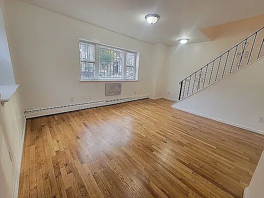 1st image of 910 Rogers Ave #5