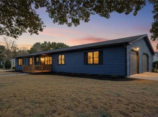 1193 Ironwood Dr, Grayson, GA 30017