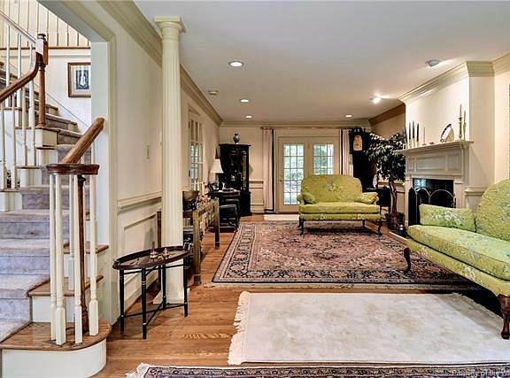 5th image of 3210 Deerfield Ct