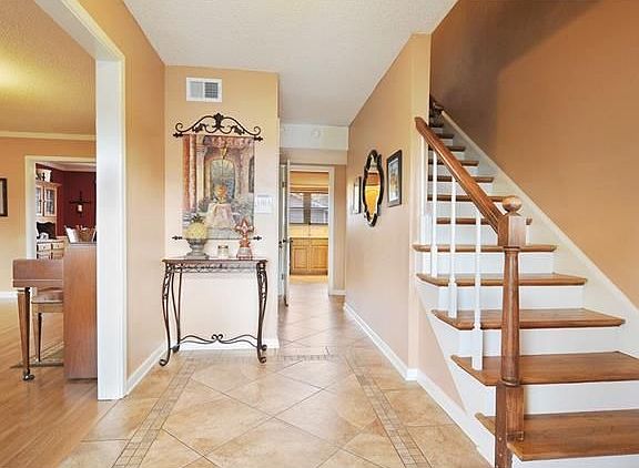 3rd image of 421 Brookmeade Dr