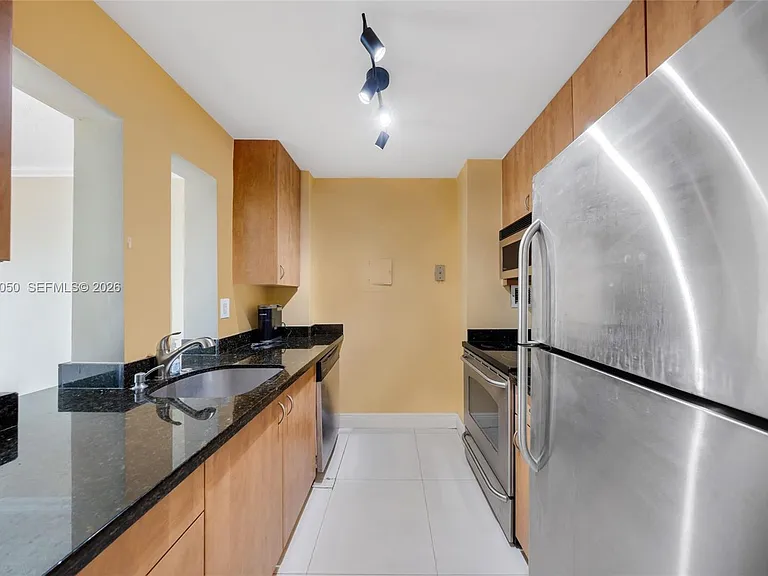 2450 NE 135th St #1006 — Photo 14