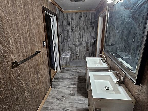 3rd image of 710 Kingridge Pl