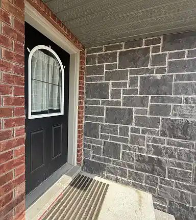 4th image of 5 McIntosh Cres #1A