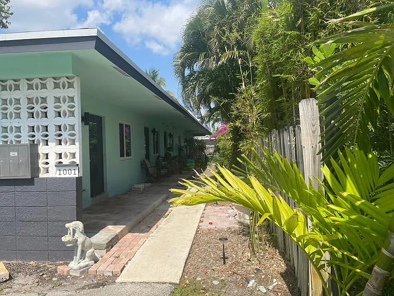 1001 NE 22nd Dr — Photo 9