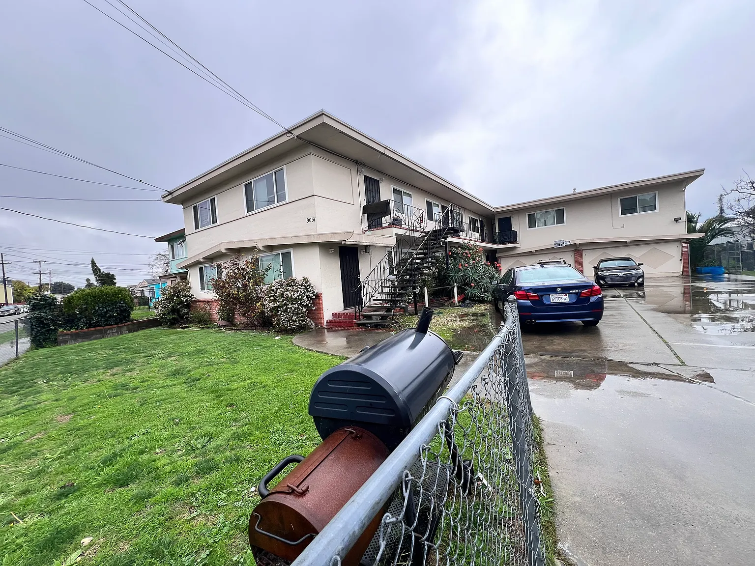3 bed, 1300 sqft, $3,300 — Photo 3