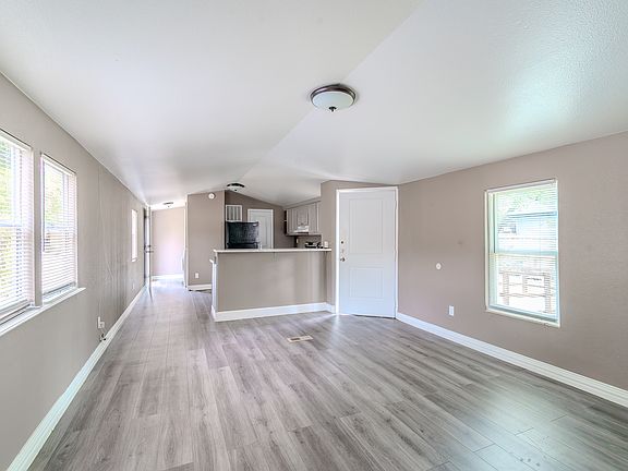 4th image of 5641 Kimber Ln