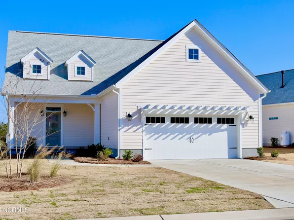 21 E Singing Ave, Hampstead, NC