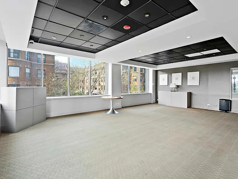 655 W Irving Park Rd #3810 — Photo 31