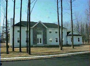 3 Kerr Ln, Matawan, NJ 07747