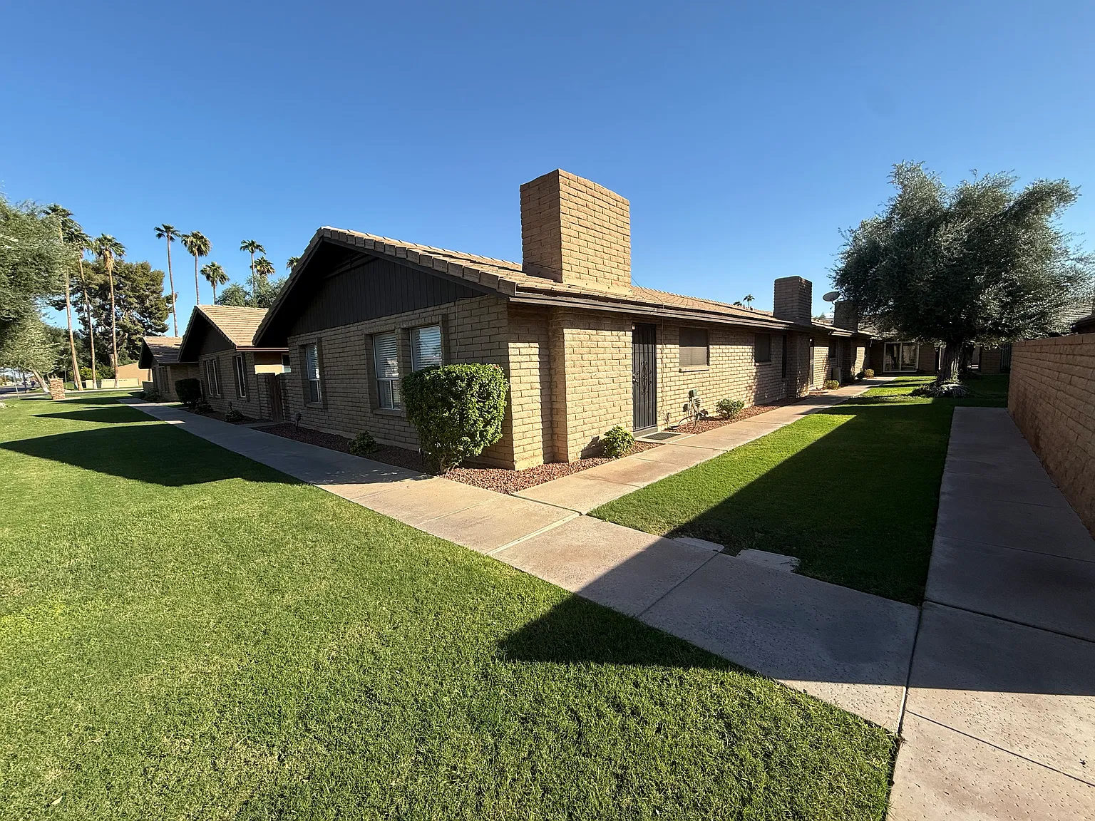 3 bed, 1230 sqft, $1,880 — Photo 1
