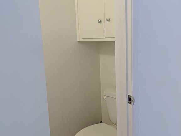 2nd image of 386 Orizaba Ave APT 4
