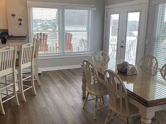 Seating for 10 people