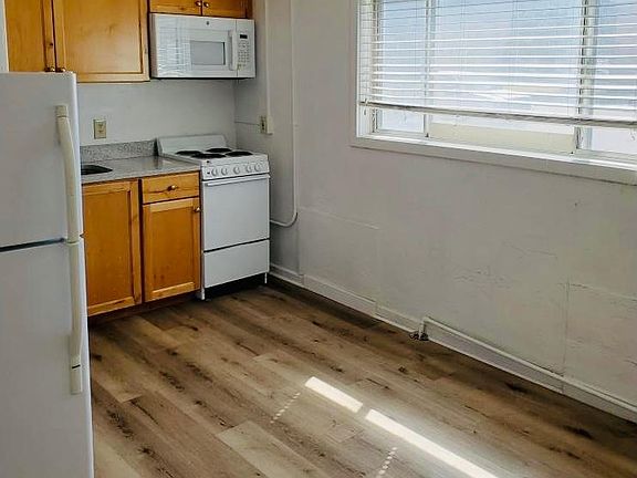 2nd image of 110 N 100 W APT 3