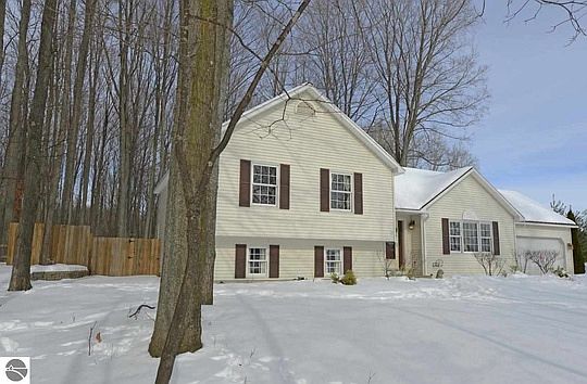 2nd image of 10898 Tanglewood Ct