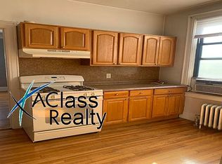 25-72 42nd St #3L, Astoria, NY 11103