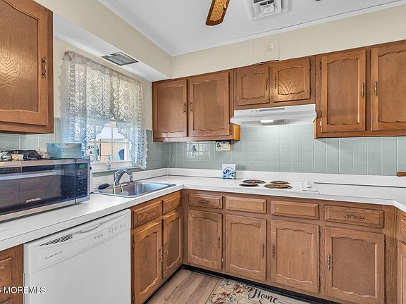 4th image of 966B Argyll Circle