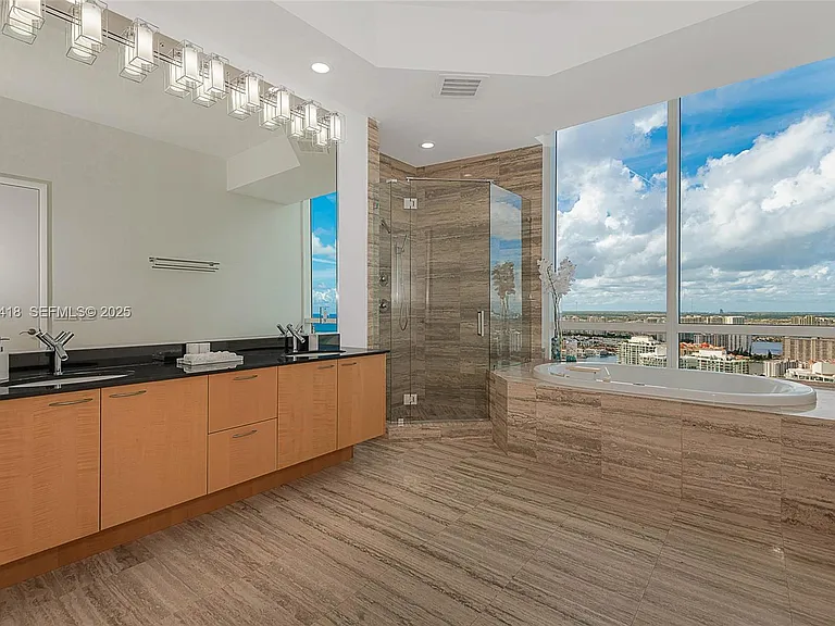 16001 Collins Ave #4104 — Photo 20