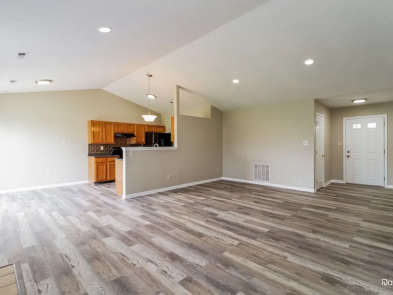 316 Pepperidge Dr — Photo 8